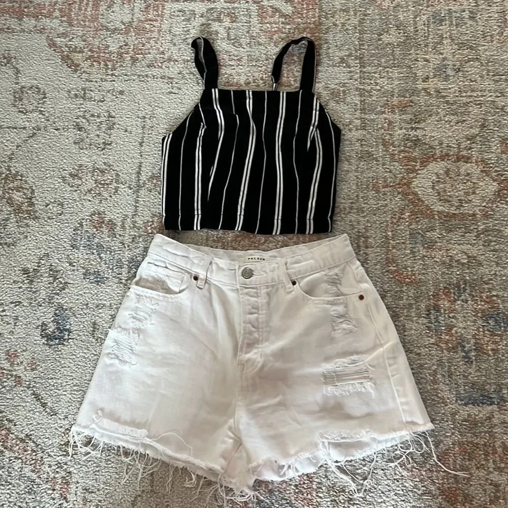 Hollister Crop Tank Top Summer Stripe Black White Smocked Beachy Boho Summer XS